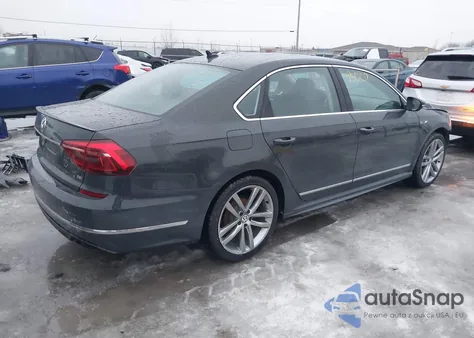 2017 Volkswagen Passat 1.8T R-Line из США, поврежденный, VIN 1VWDT7A31HC070480